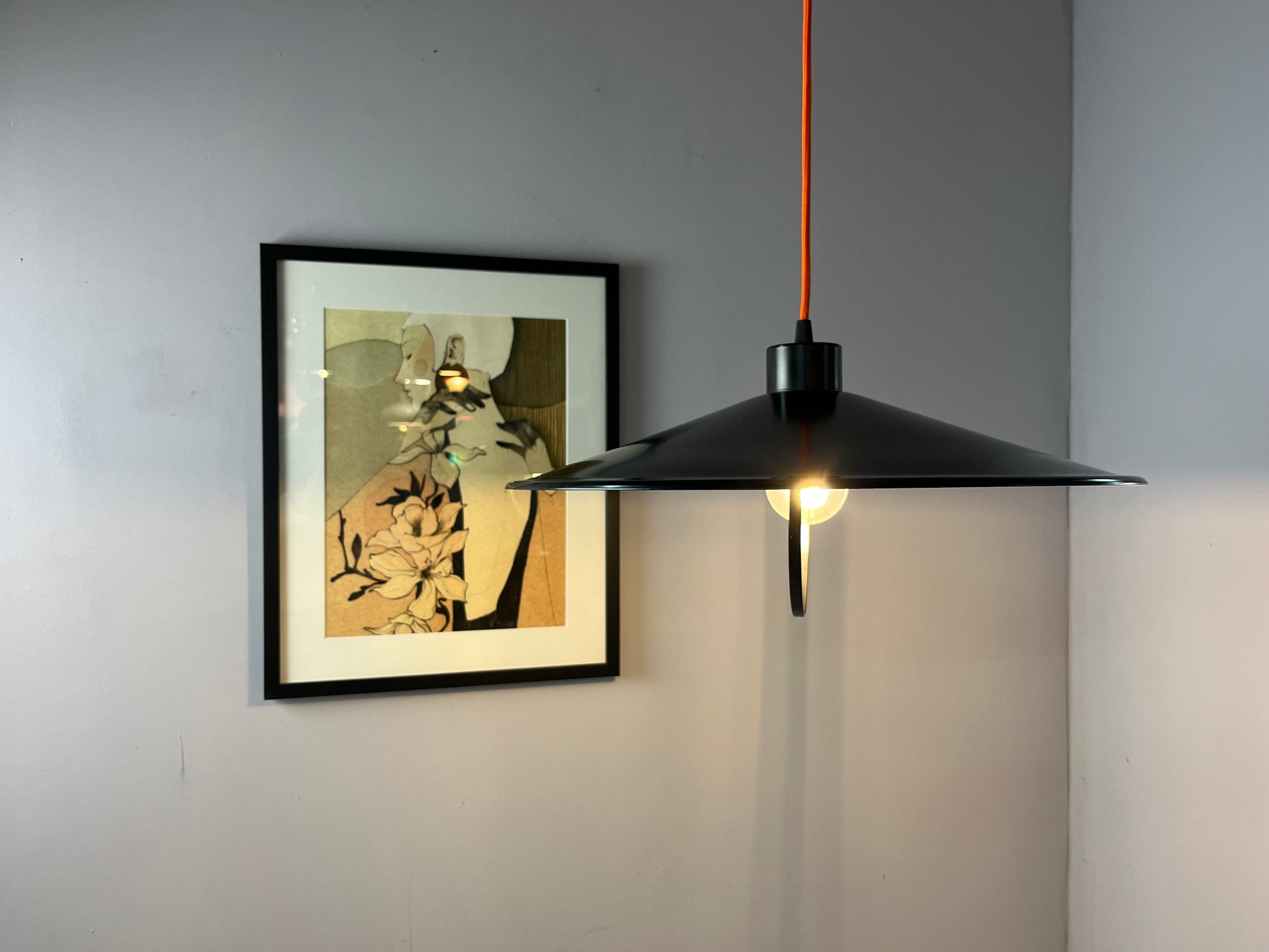 Hängelampe schwarz mit Bügel von Abo Randers