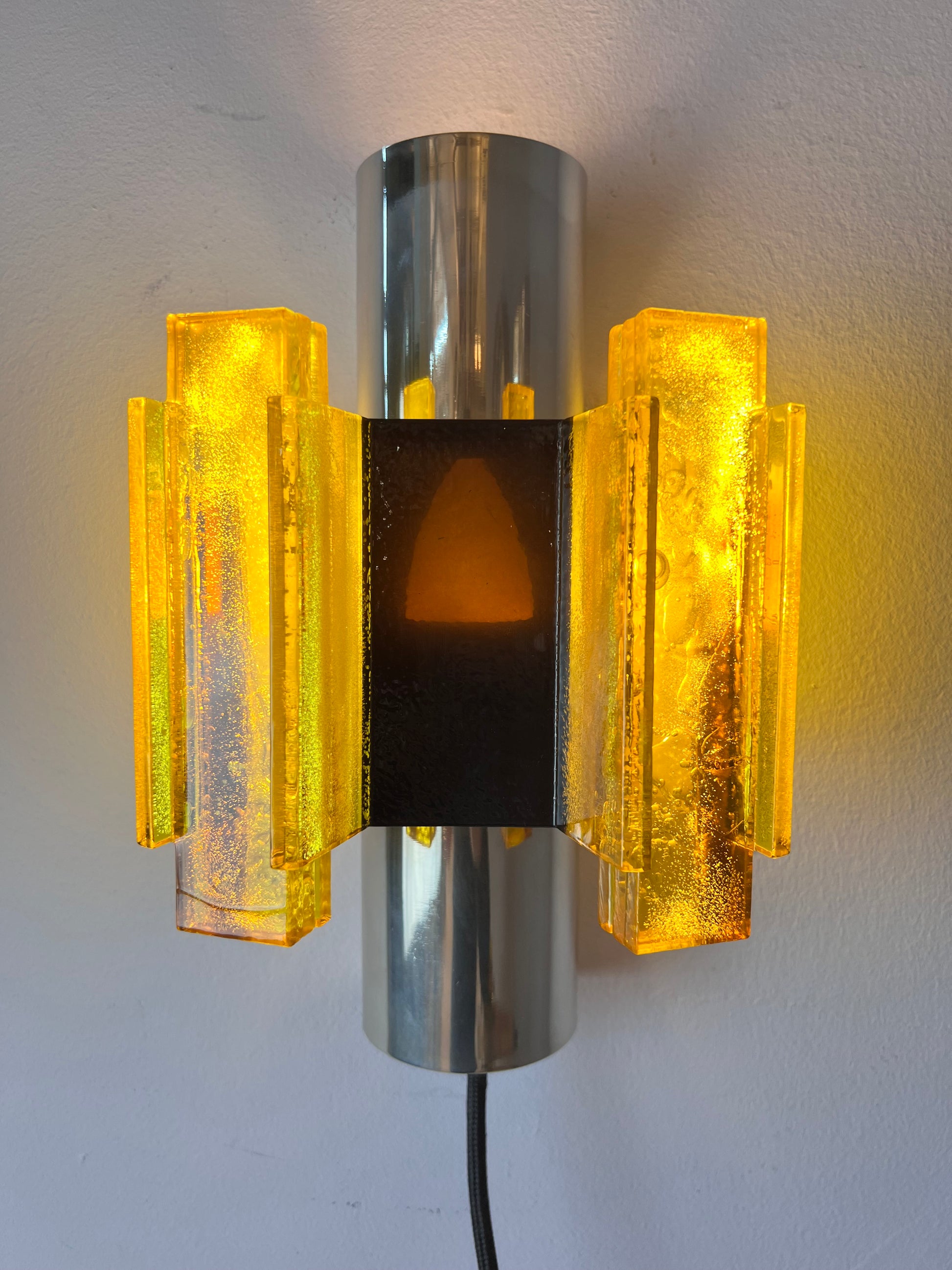 Wandlampe gelb schwarz von Claus Bolby für Cebo