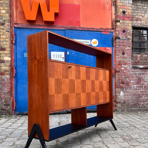 Regal Teak mit Minibar auf neuen Holzfüßen aus Dänemark