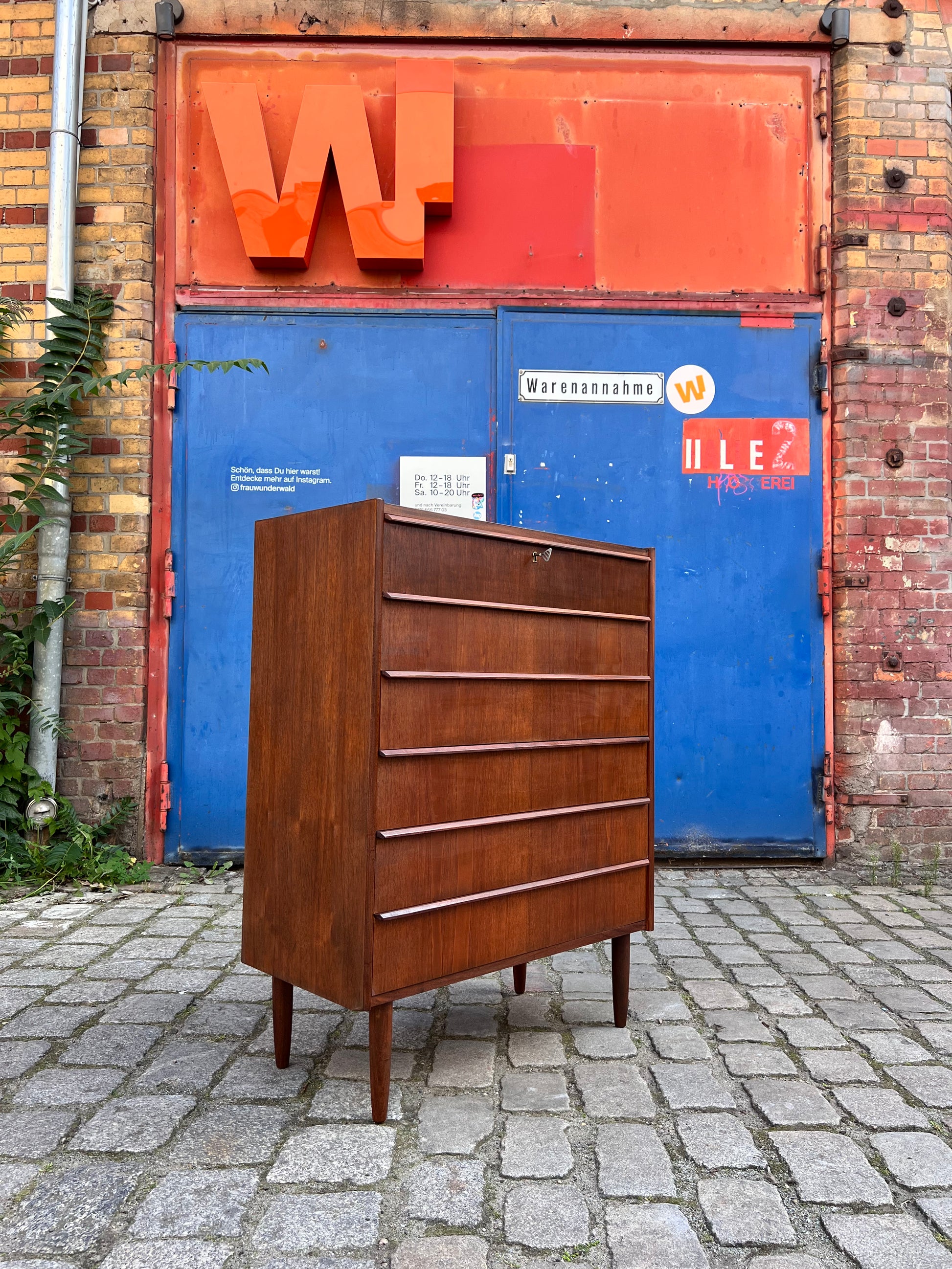 Kommode Teak mit Schloss aus Dänemark