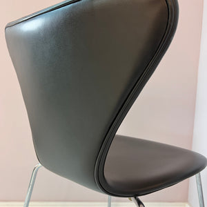 Polsterstuhl Serie 7 dunkelbraun Echtleder von Arne Jacobsen für Fritz Hansen