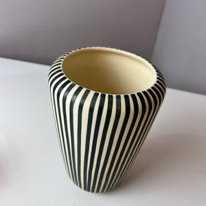 Handbemalte Vase creme schwarz von Maria Köhler für Villeroy & Boch