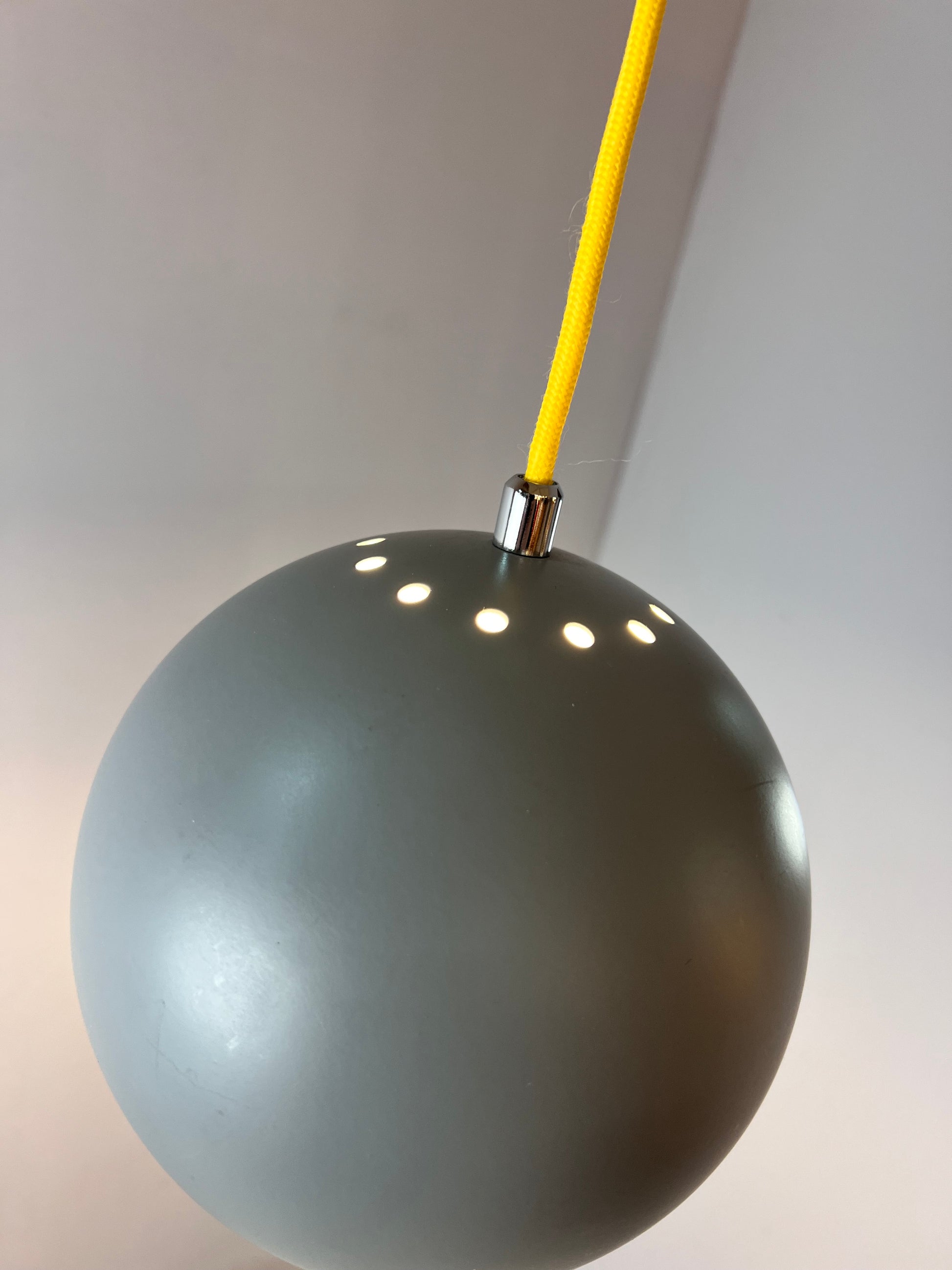 Kugellampe grau von Frandsen Dänemark