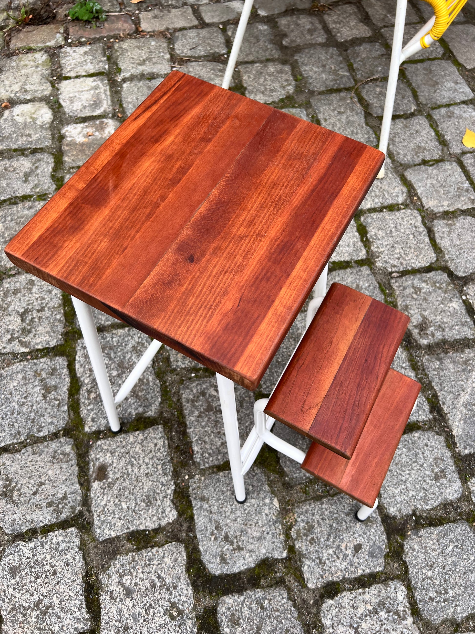 Tritthocker weiß Teak mit Klappleiter