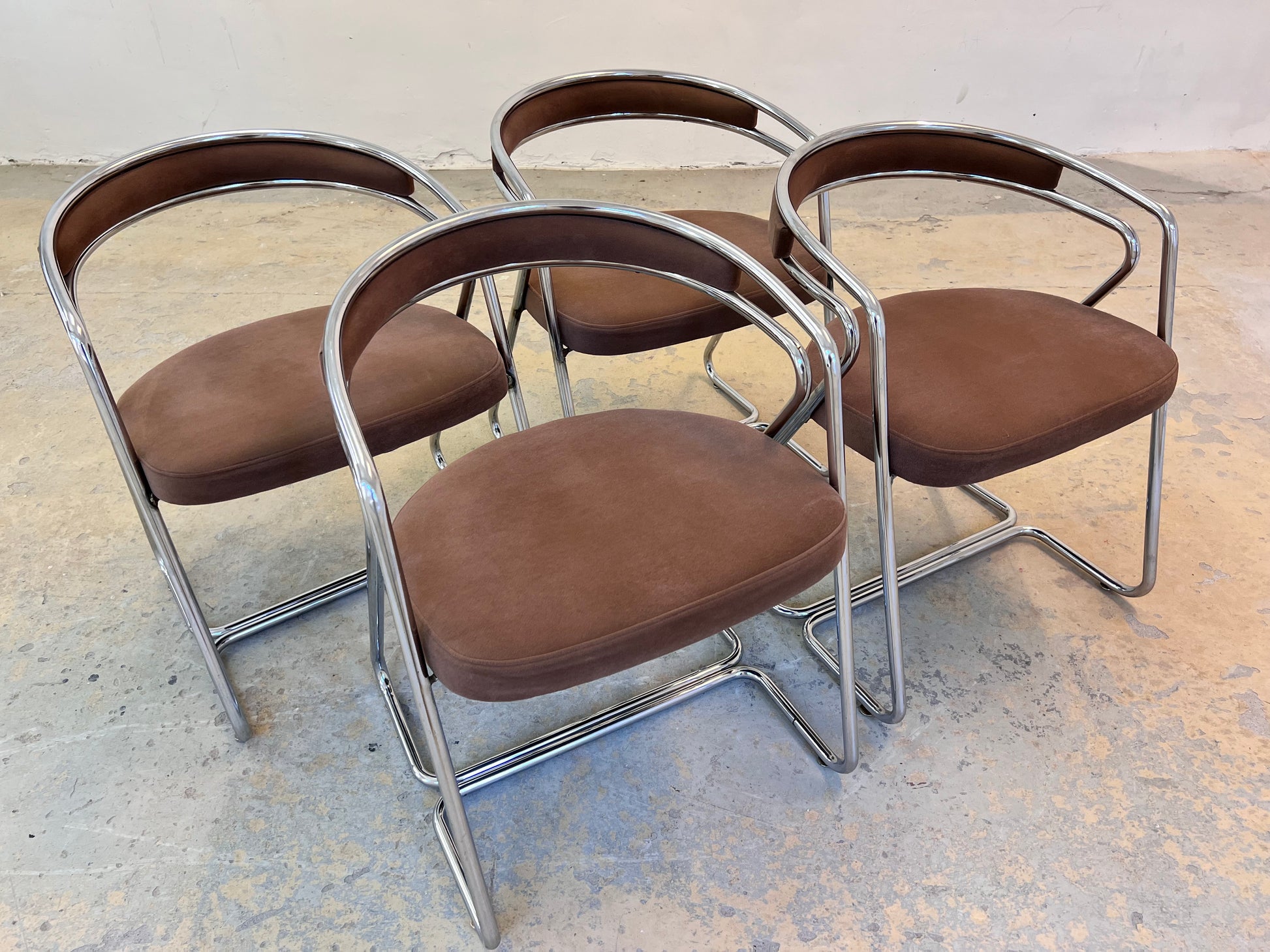 Set: 4x Polsterstuhl Chrom mit braunem Velour
