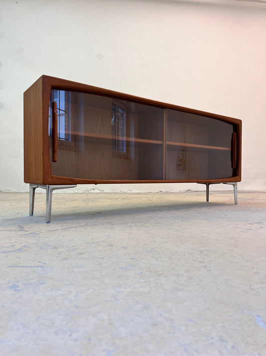 Sideboard Vitrine Teak mit Chromfüßen von Dyrlund