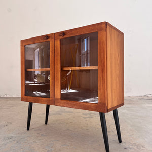 Kleine Vitrine Teak von H. W. Klein für Bramin