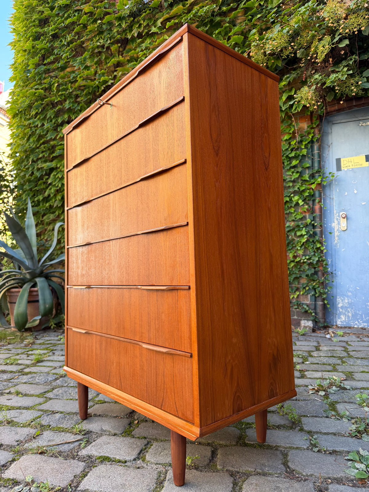 Tallboy Kommode Teak mit Schloss aus Dänemark