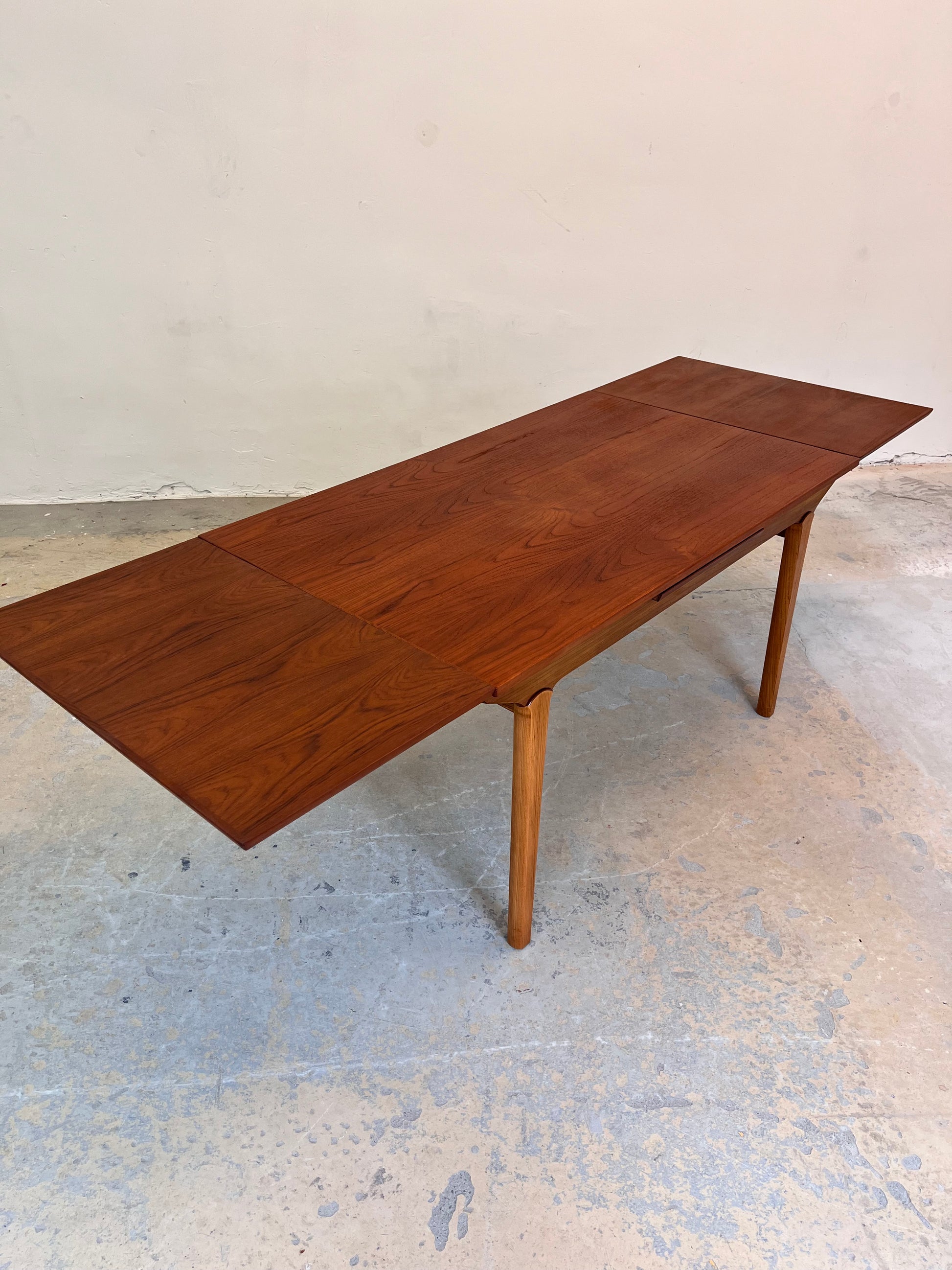 Ausziehbarer Esstisch Teak von Johannes Andersen