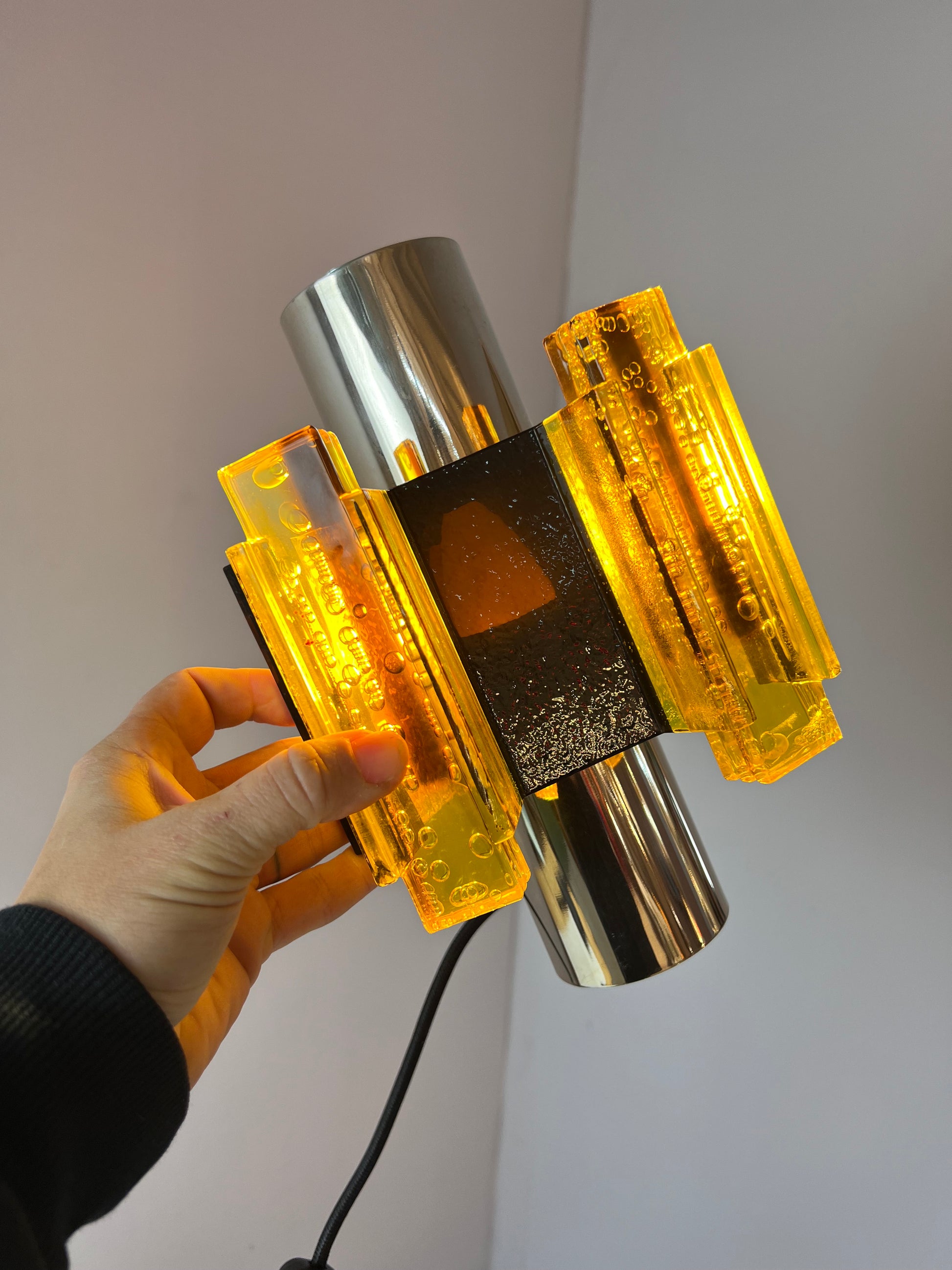Wandlampe gelb schwarz von Claus Bolby für Cebo