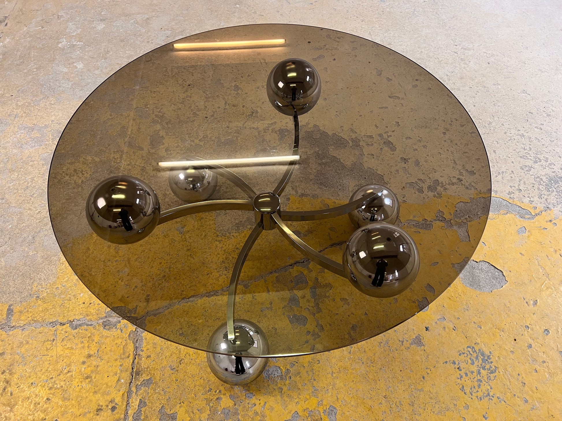 Couchtisch „Atomic“ Glas & Chrom