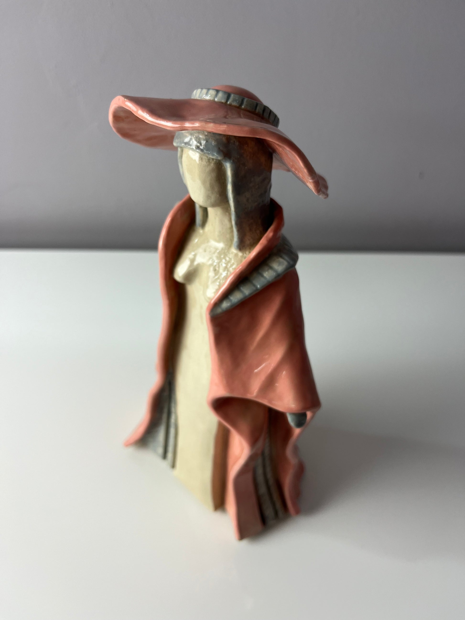 Figur Frau in rosa aus Dänemark