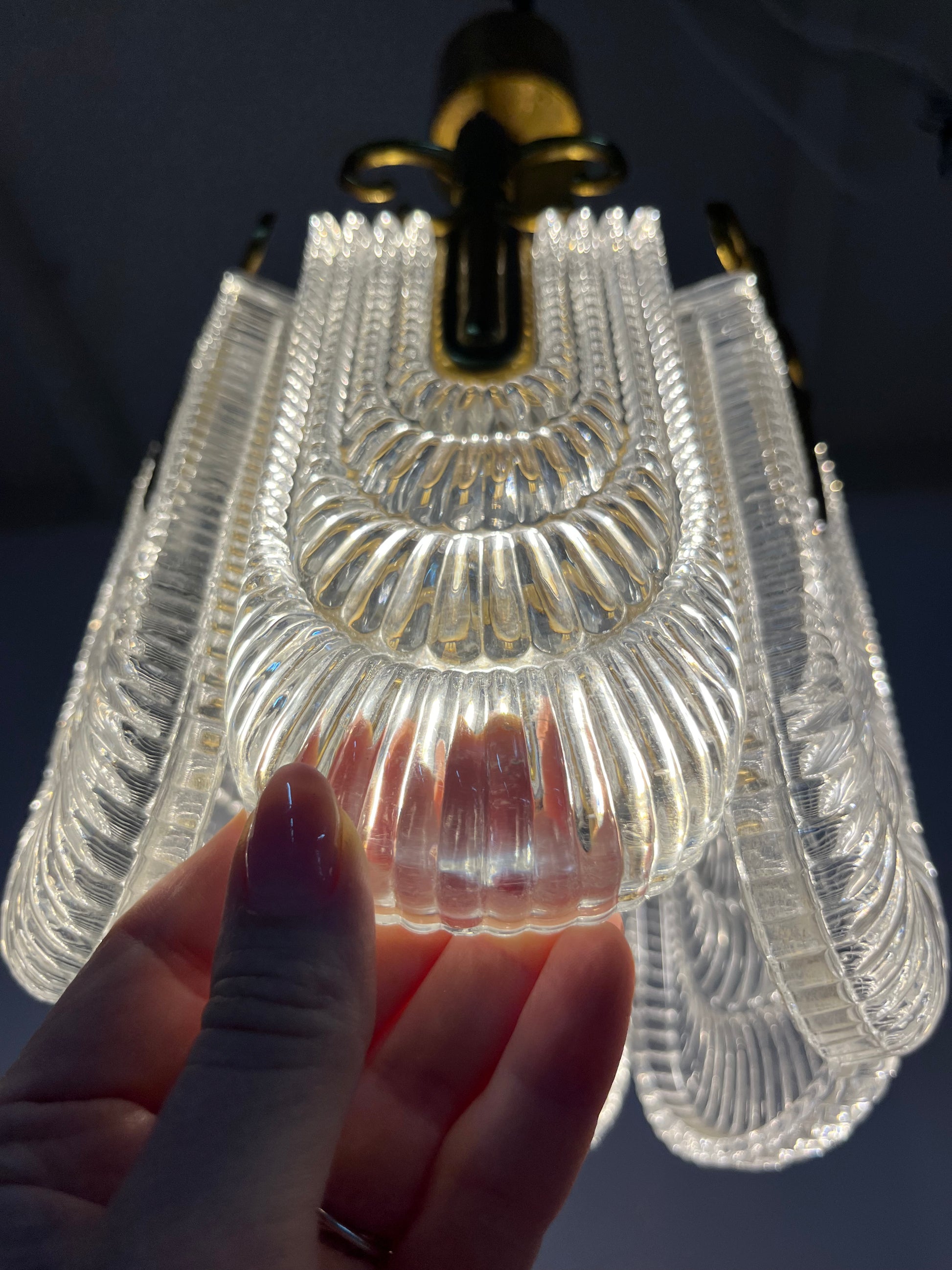 Kleiner Lilien Kronleuchter Glas Messing aus Deutschland