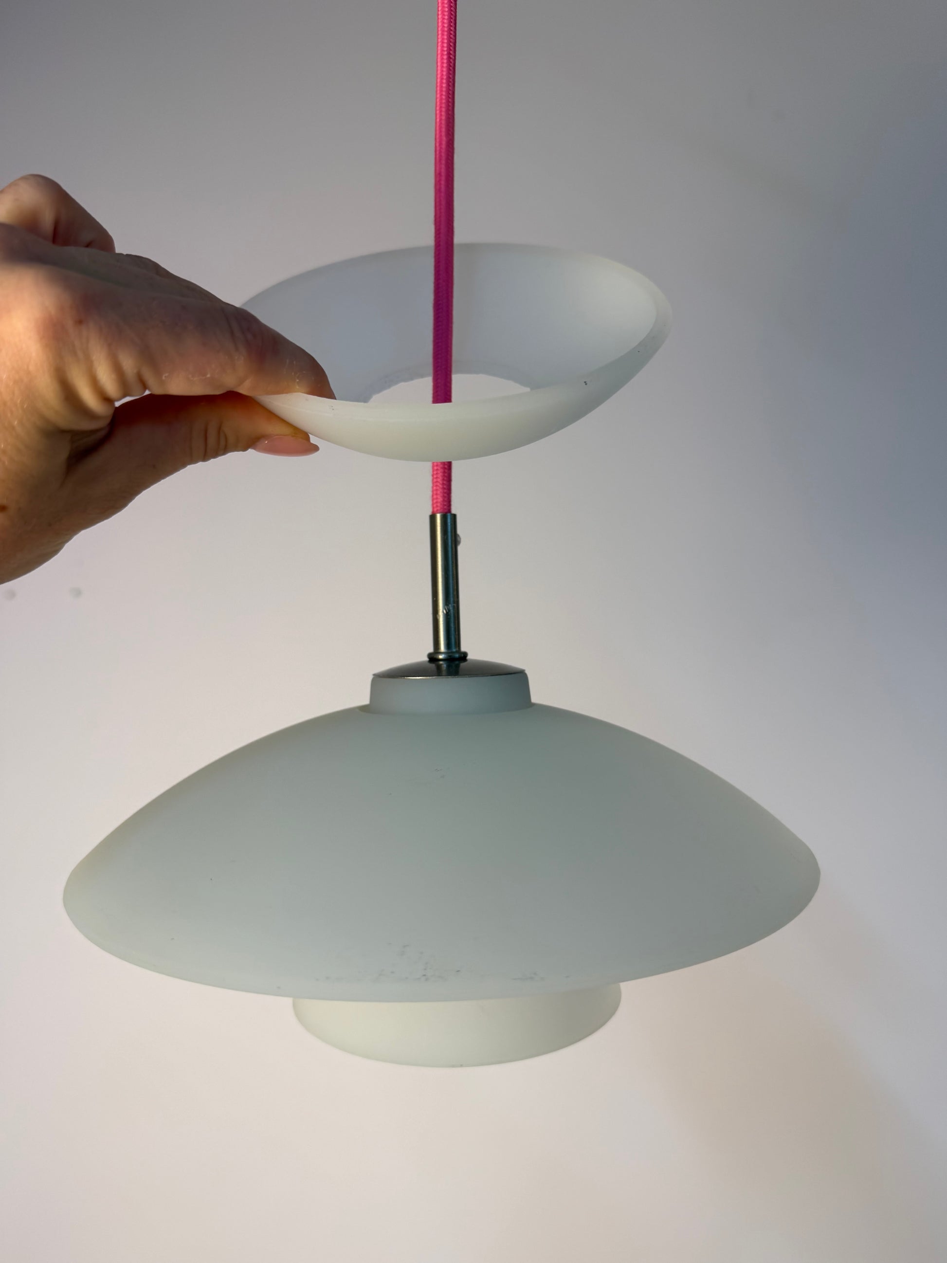 Lamellenlampe Milchglas aus Dänemark