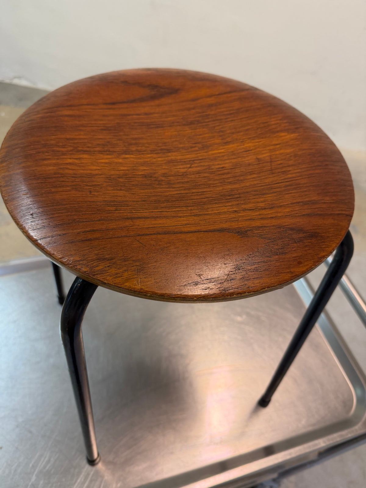Dot Hocker schwarz Teak von Arne Jacobsen für Fritz Hansen