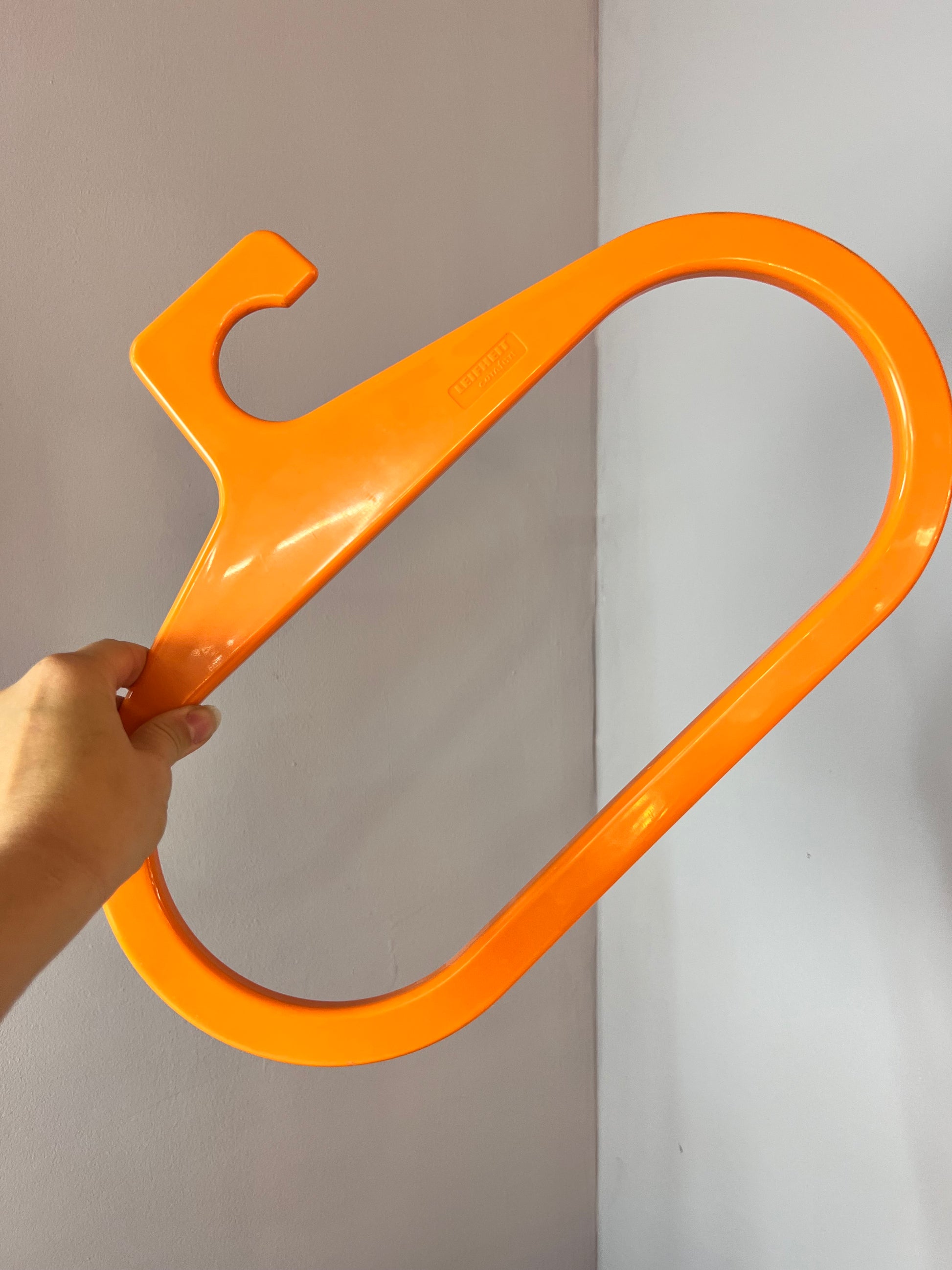 Kleiderbügel orange von Leifheit comfort