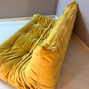Dreisitzer Sofa 