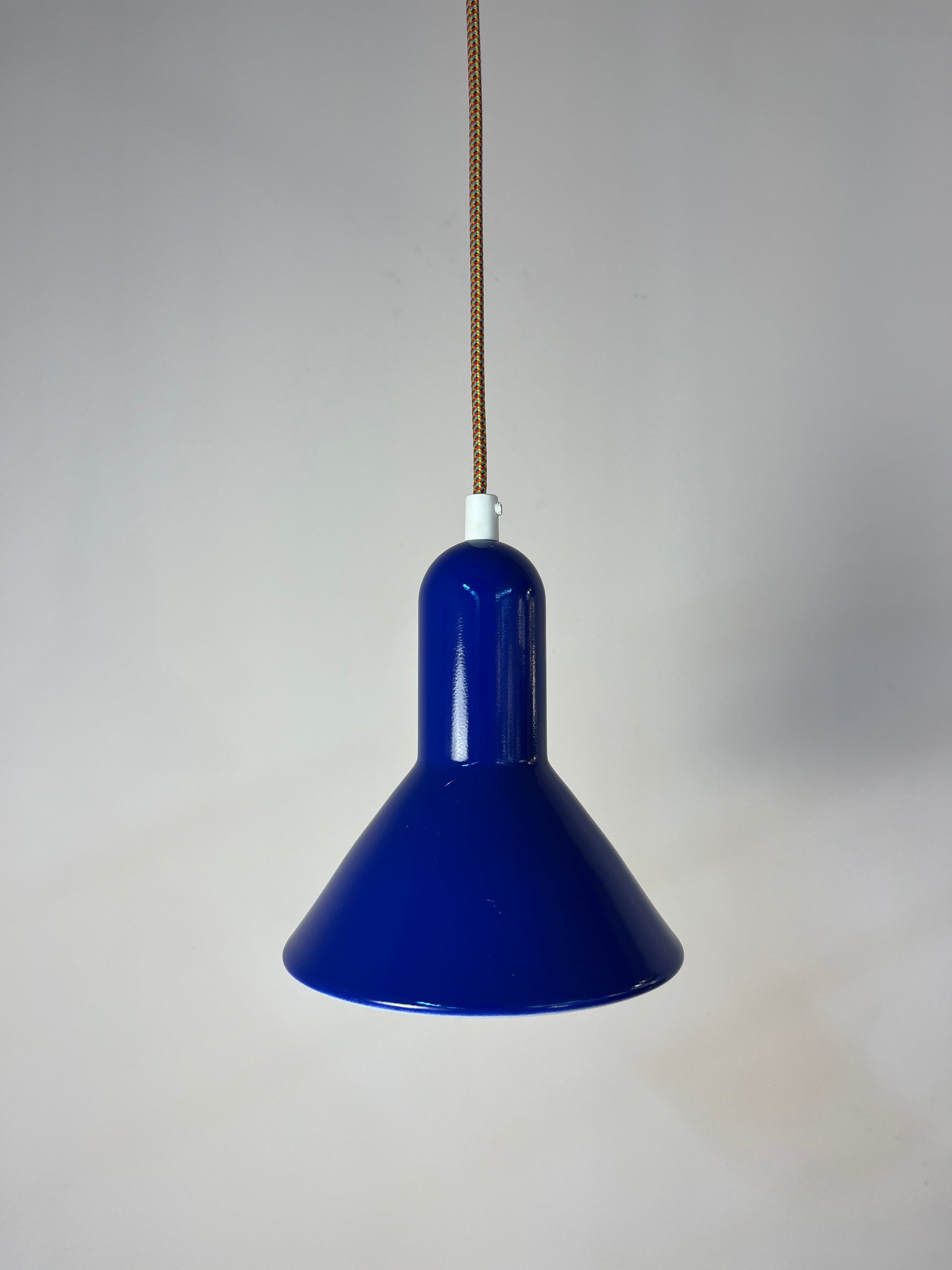 Trichterlampe Typ 4995 königsblau von Lyfa