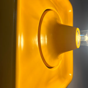 Wandlampe gelb von Schönbuch
