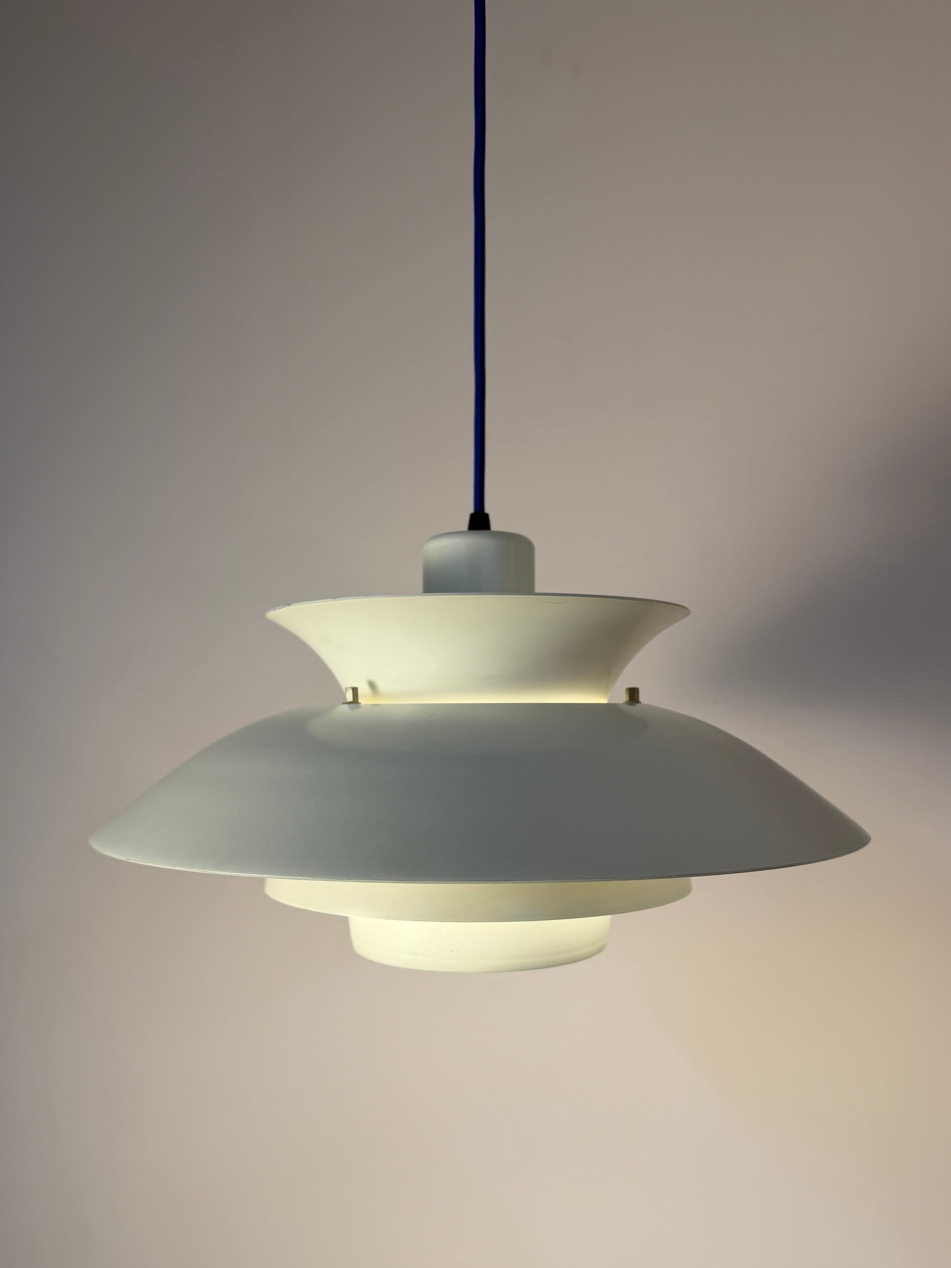 Lamellenlampe weiß aus Dänemark