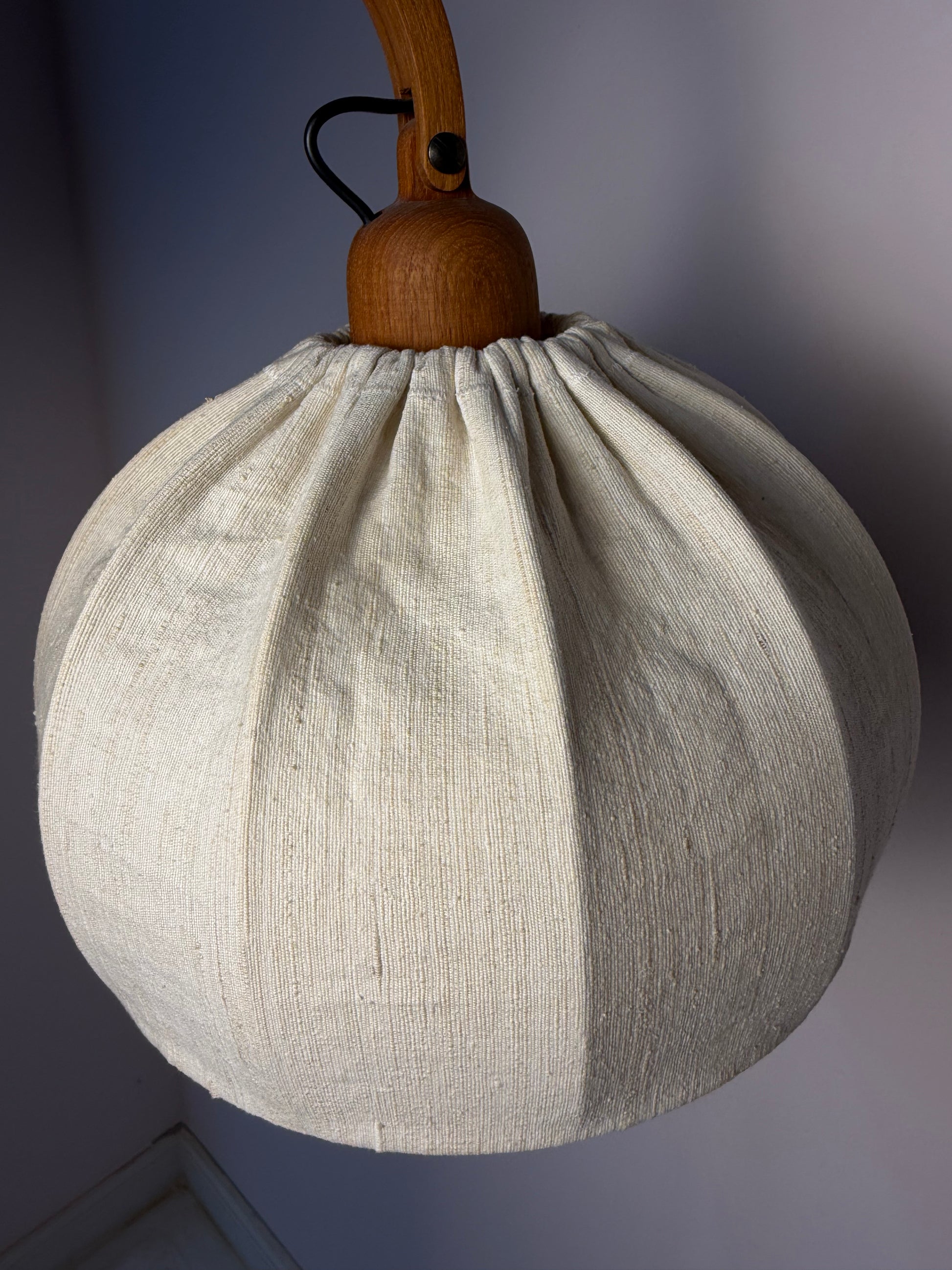 Stehlampe Maiglöckchen von Domus Teak und Rohseide
