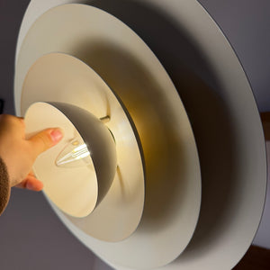 Lamellenlampe cremeweiß aus Dänemark