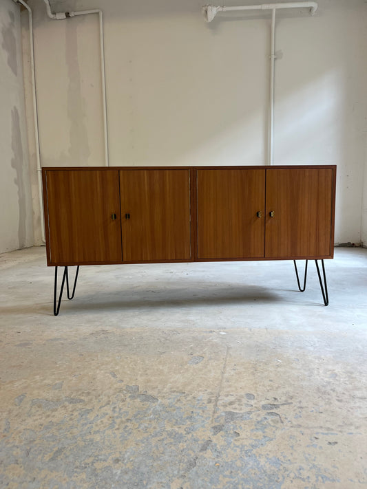 Sideboard Teak mit Flügeltüren & Messinggriffen
