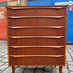 Kommode Teak mit geschwungenen Griffen