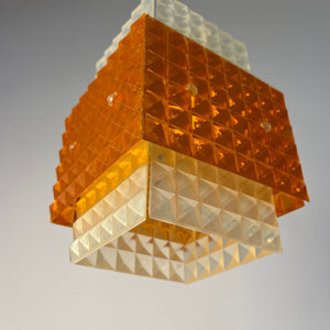Hängelampe orange weiß mit Wabenstruktur aus der DDR