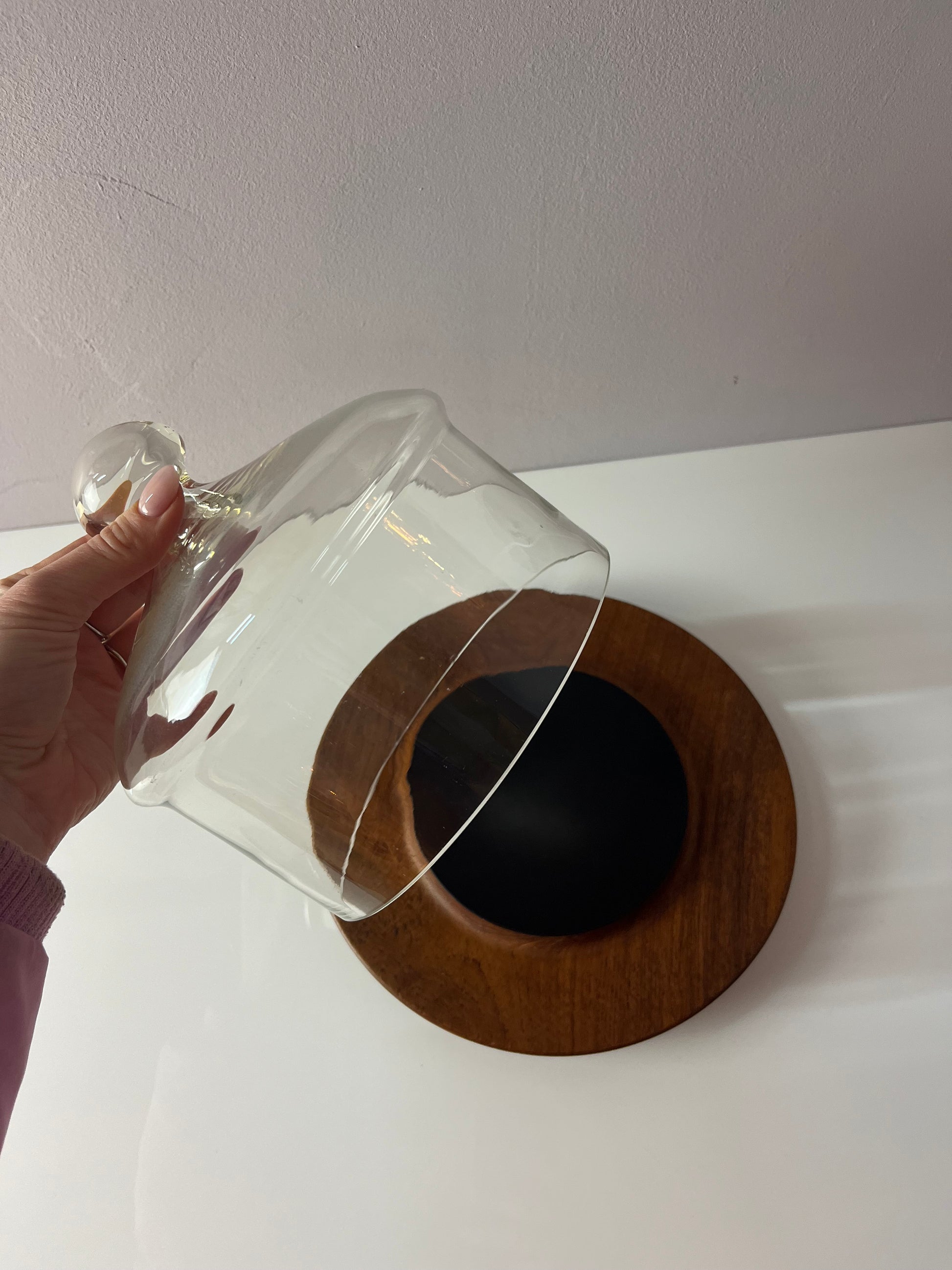 Käseglocke und Teakbrett aus Dänemark