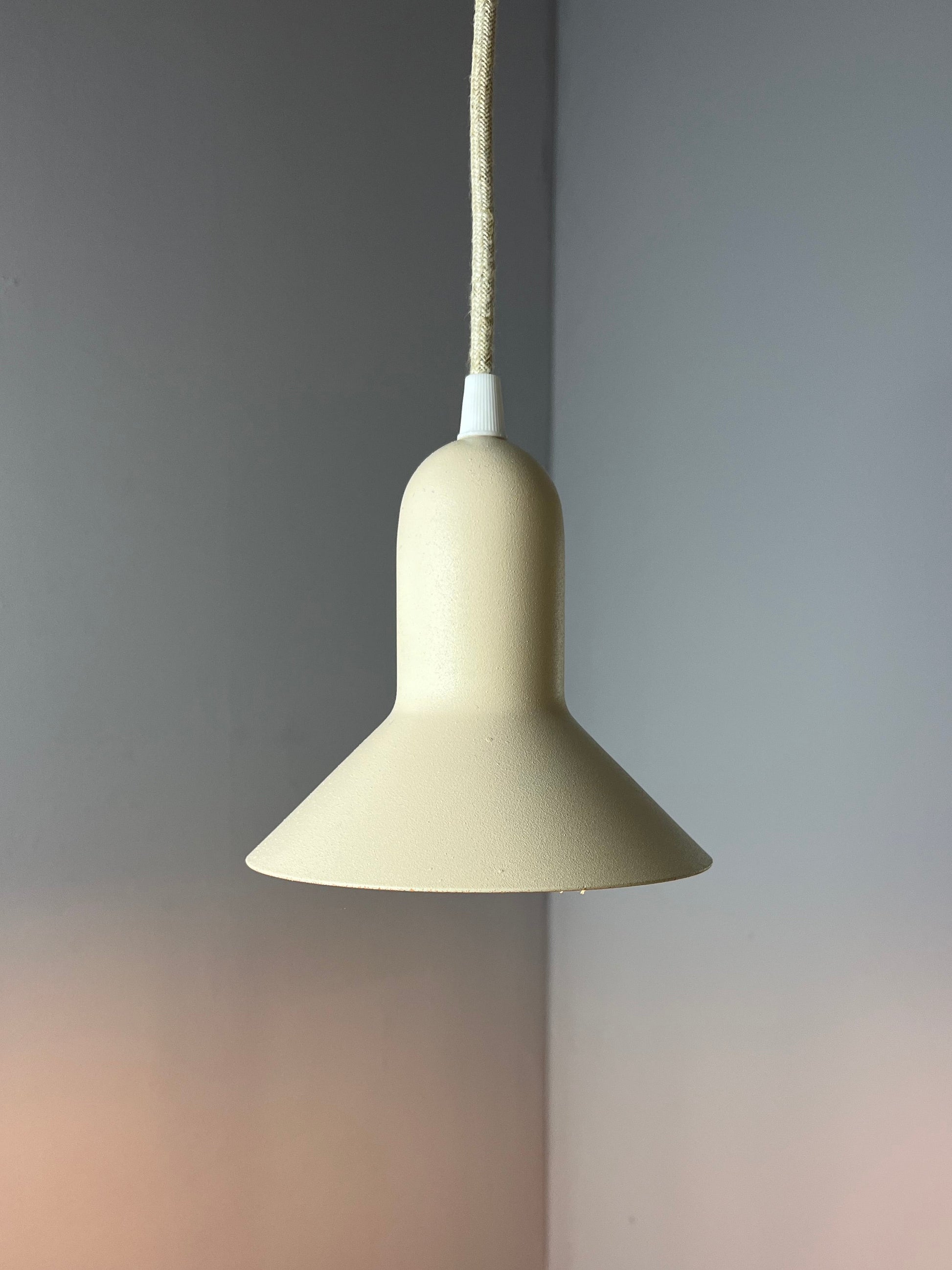 Hängelampe creme orange neu lackiert