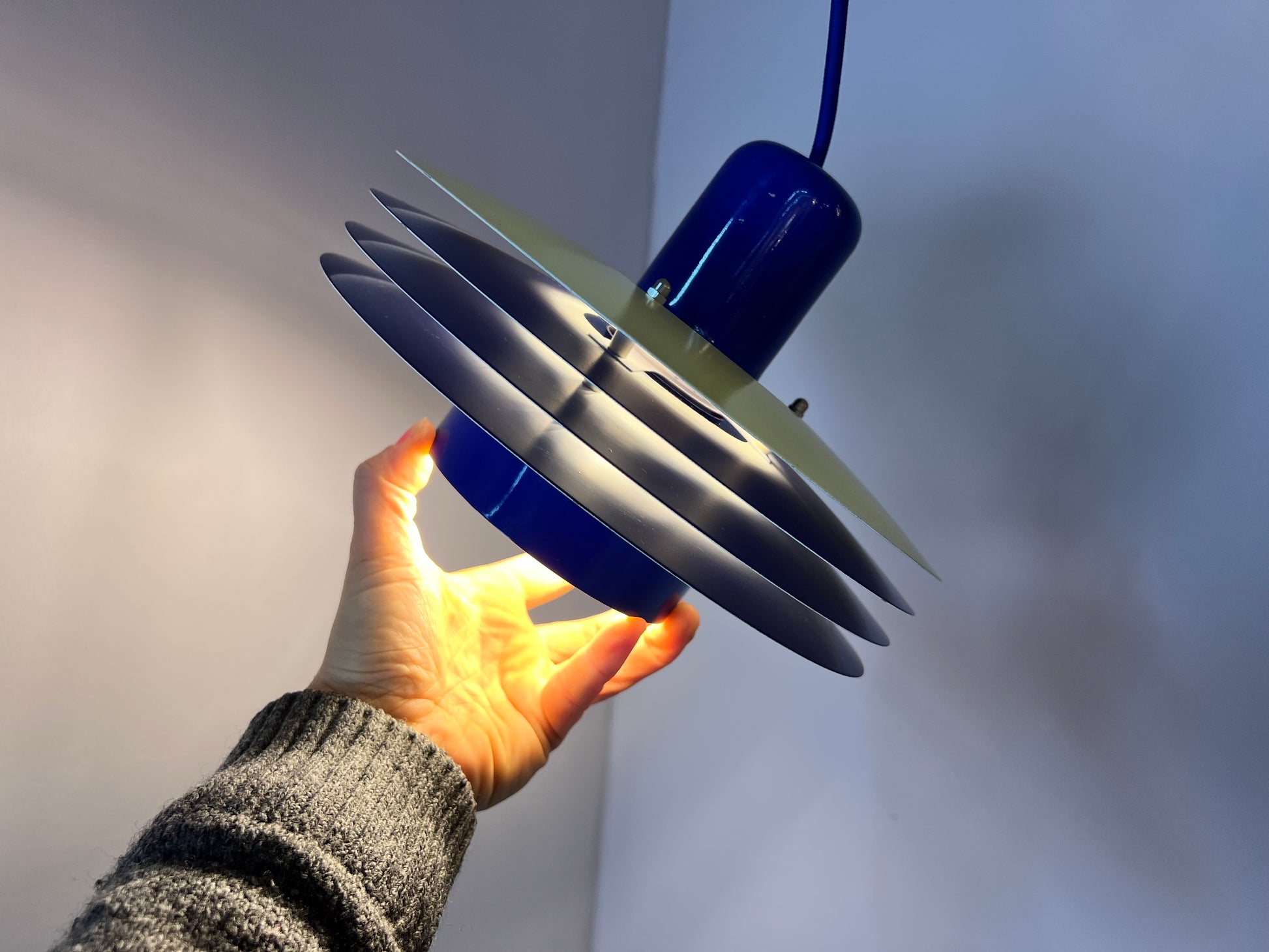 Hängelampe Typ 763 blau gelb von Horn