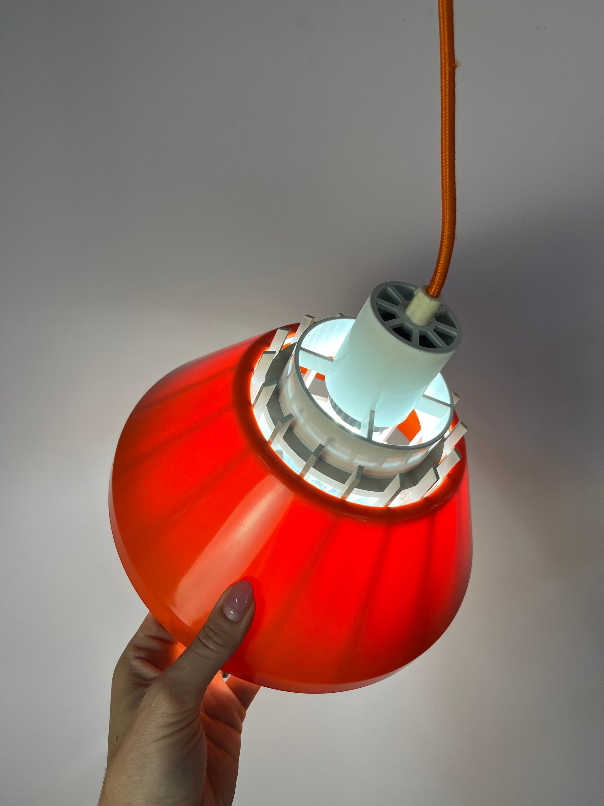 Hängelampe Modell 854 orange Kunststoff von Lyskær Belysning