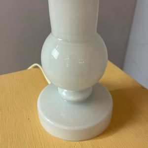 Tischlampe weiß Glas mit rosa Schirm