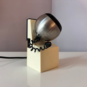 Tischlampe weiß silber mit Kugelkopf von Osram