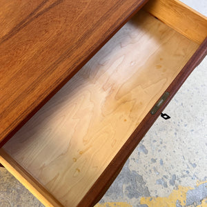 Kommode Teak mit Holz- & Messinggriffen aus Dänemark