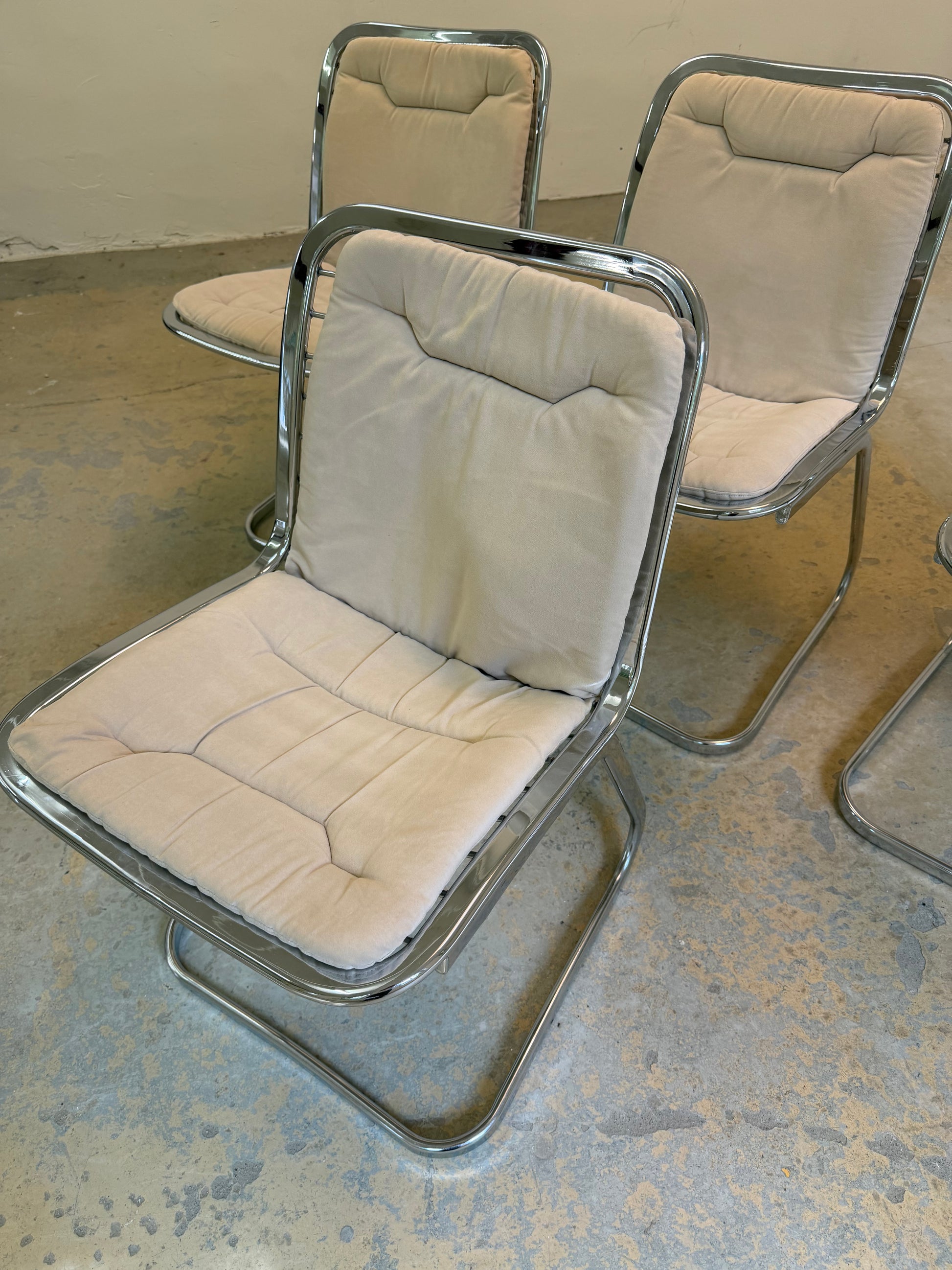 Set: 4x Freischwinger Chrom mit Sitzpolster creme von Gastone Rinaldi für Rima