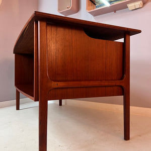 Schreibtisch „Boomerang“ Teak von IMHA Möbel