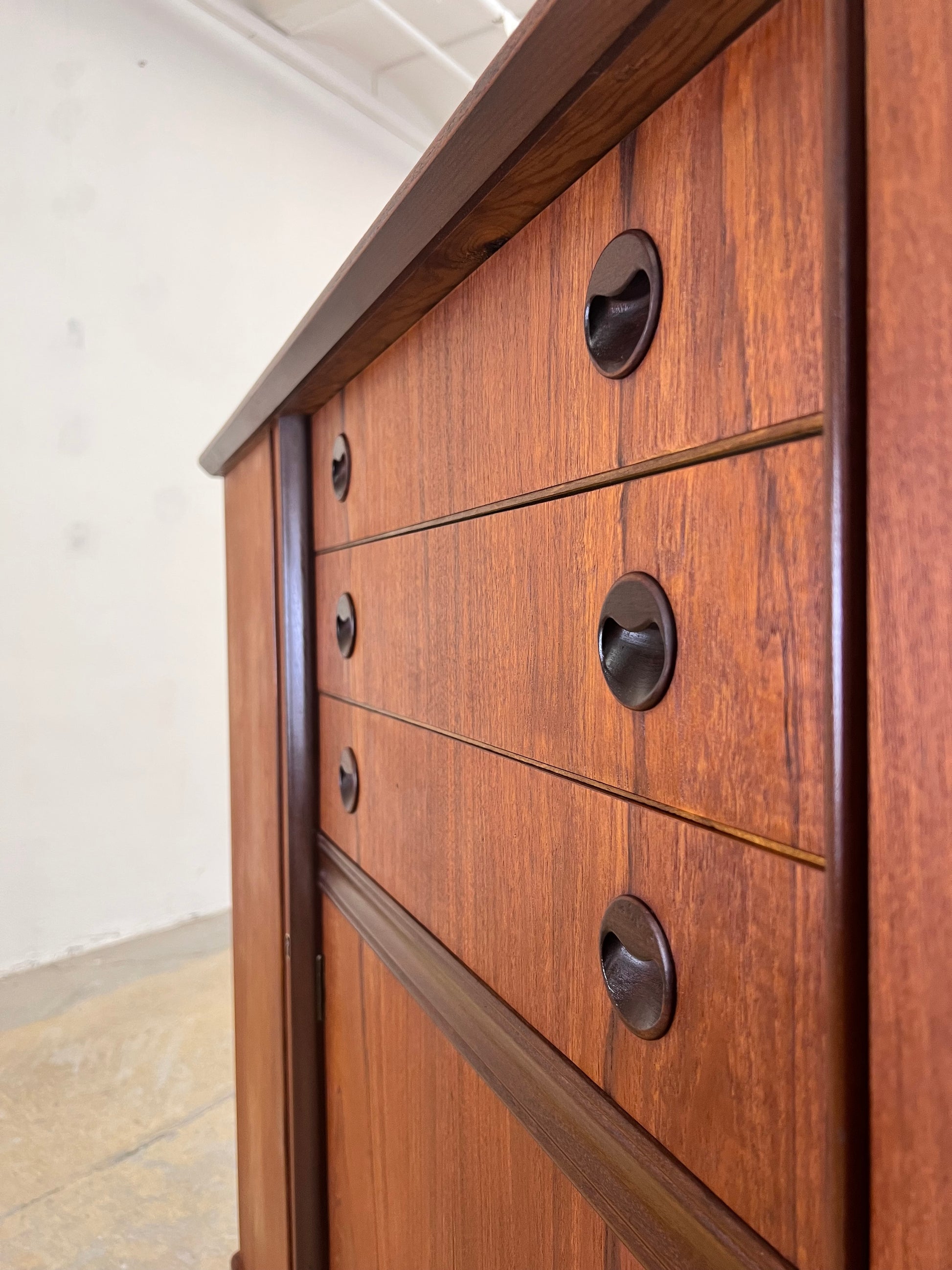 Highboard / Flurschrank Teak aus Dänemark