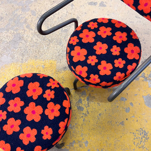 Set: Sessel & Hocker neu gepolstert aus der Serie The Natural Choice von Innovation Randers