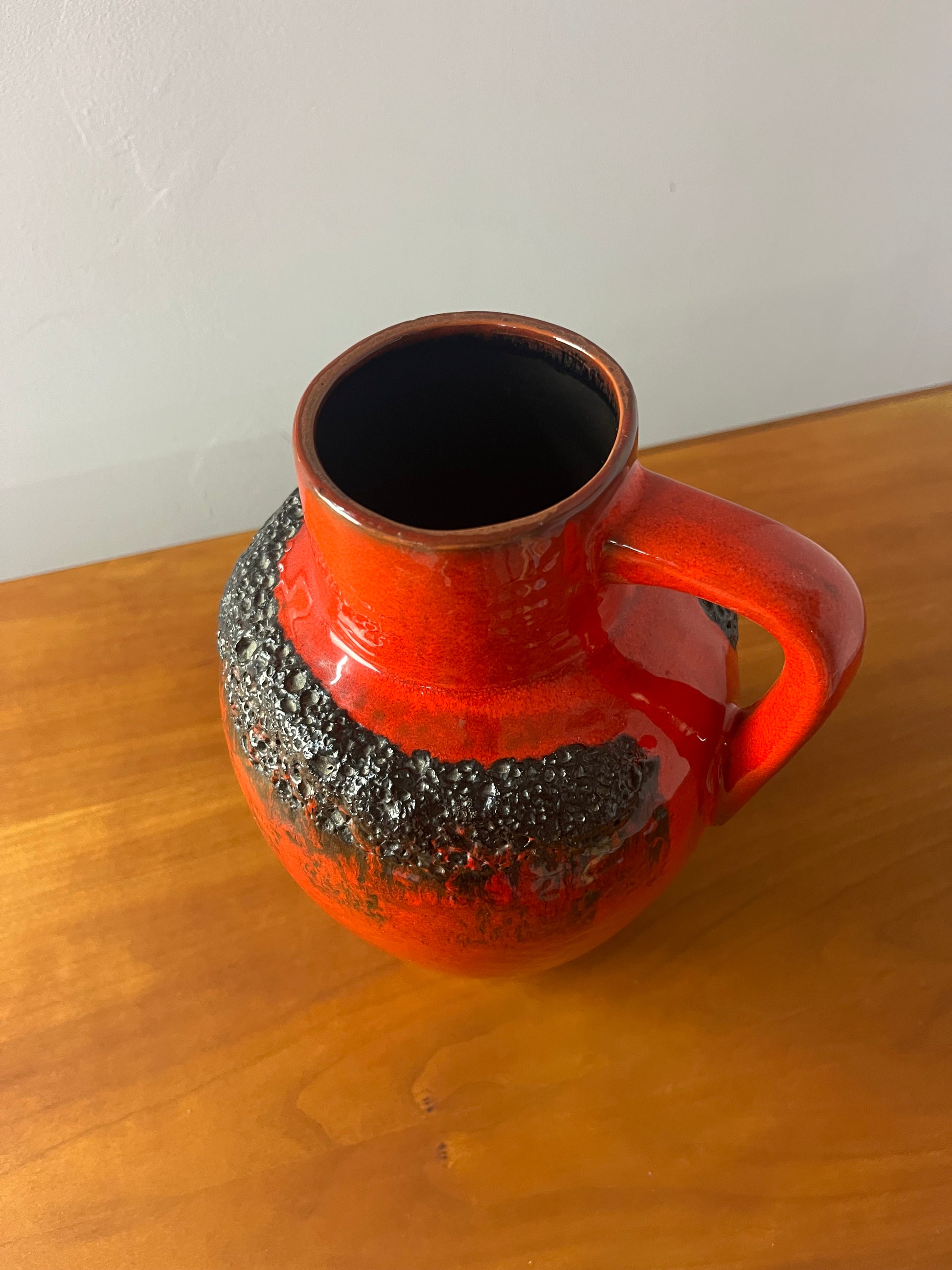 Karaffe 223 Fat Lava rot von Kreutz Keramik