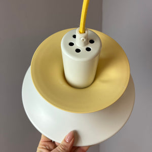 Lamellenlampe weiß gelb von Lyskær