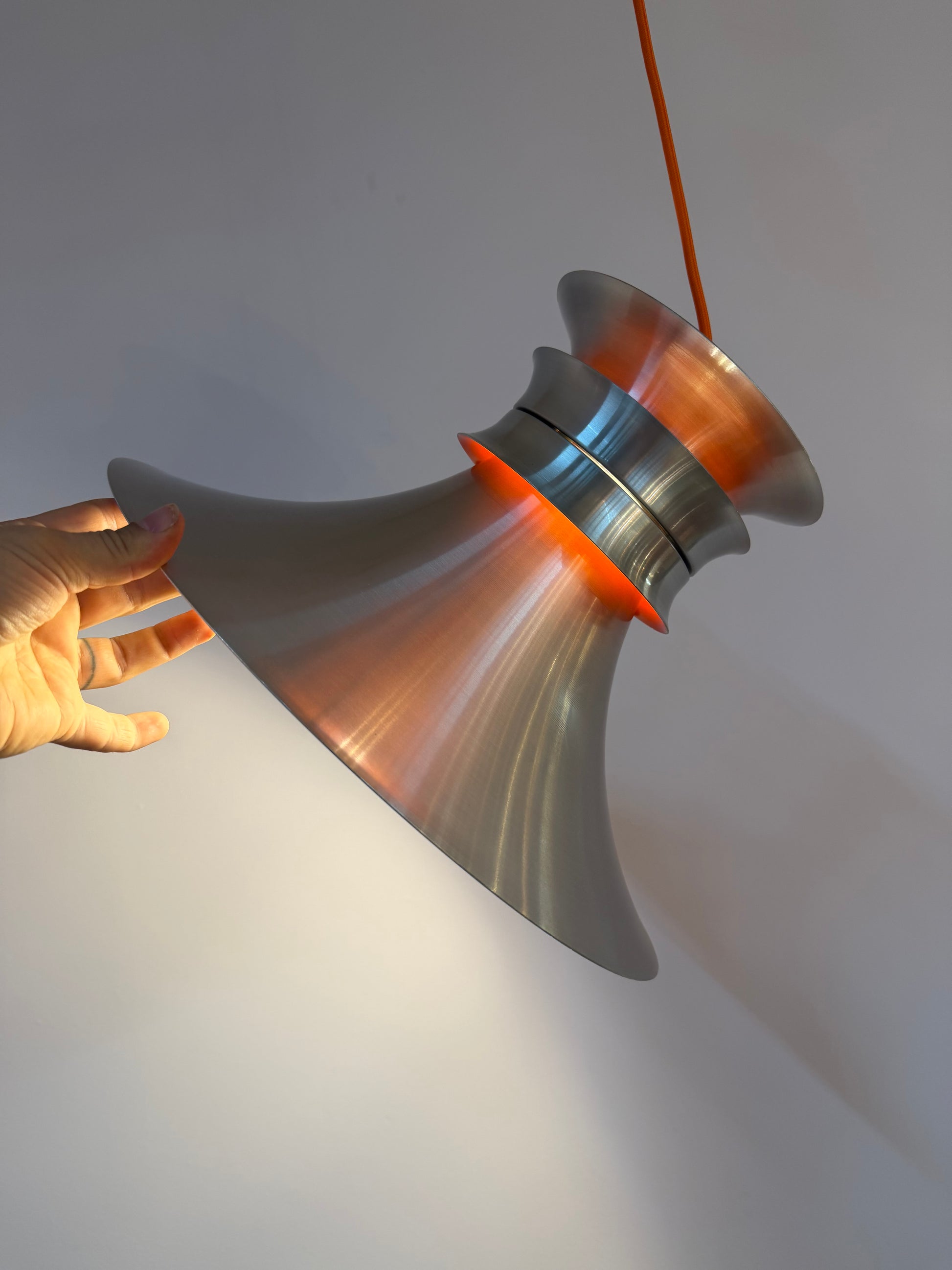 Hängelampe silber orange aus Dänemark