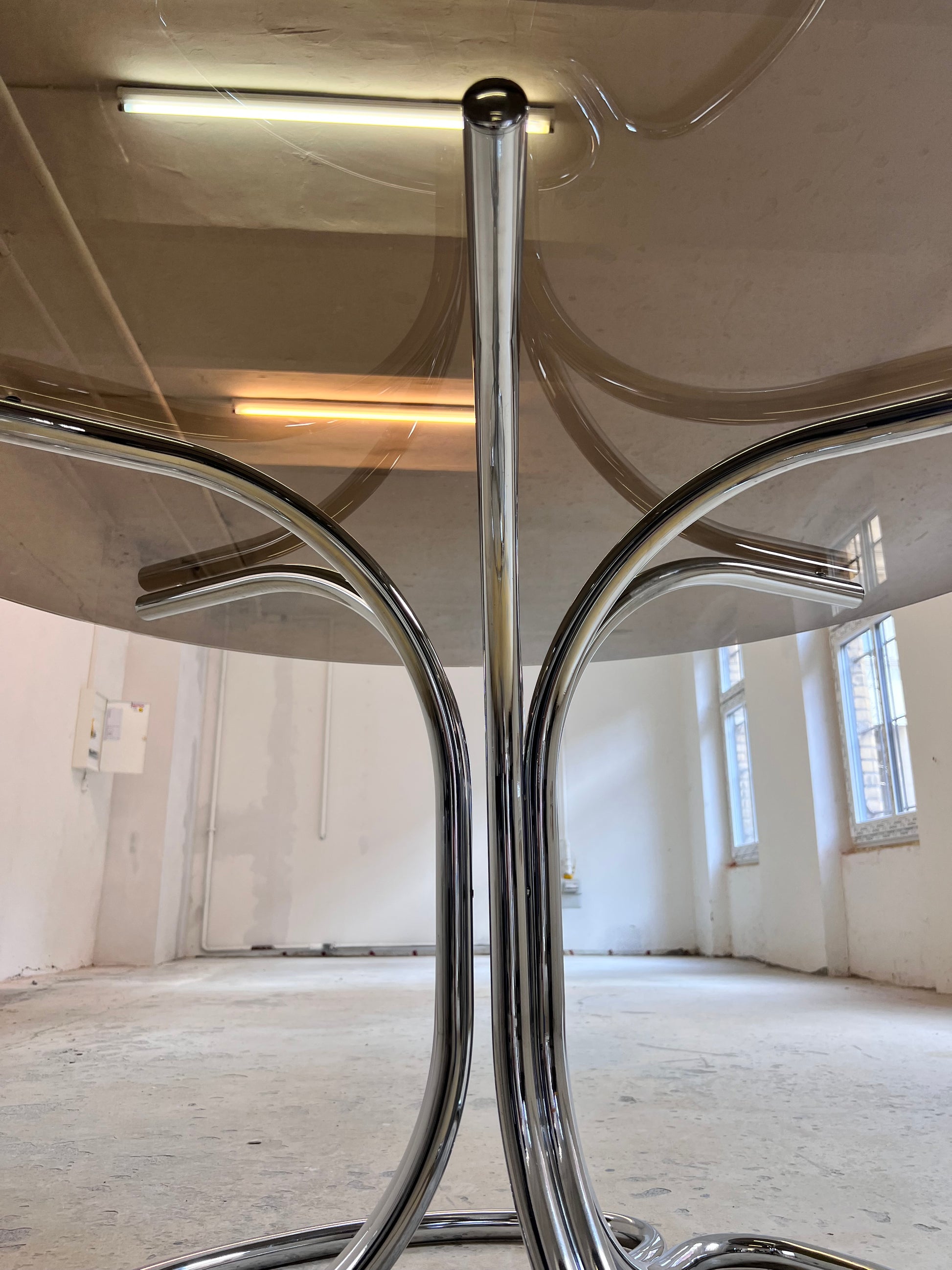 Runder Esstisch Rauchglas & Chrom von Gastone Rinaldi für Rima