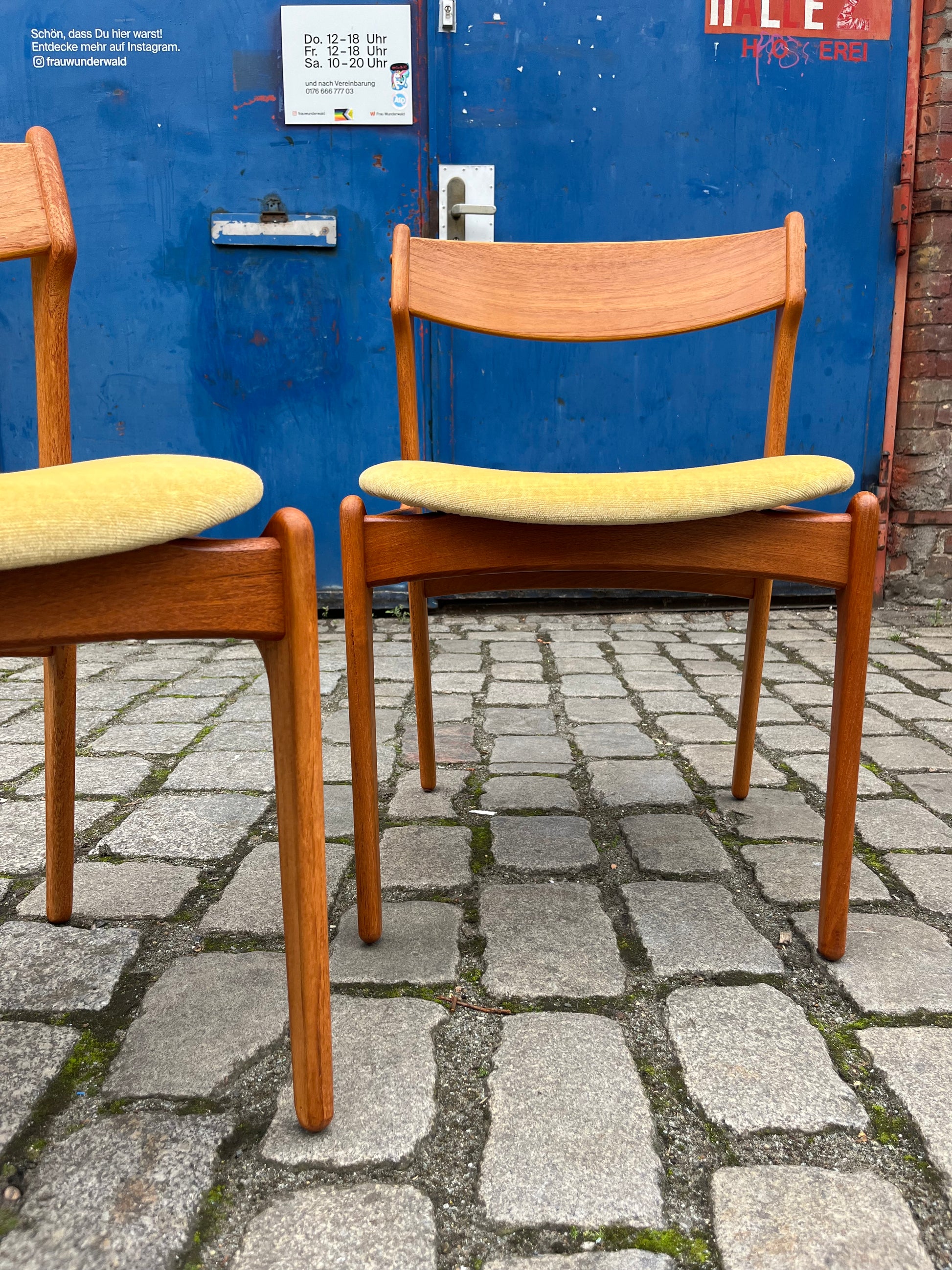 Set: 2x Polsterstuhl gelb Samt Teak von Domus Danica