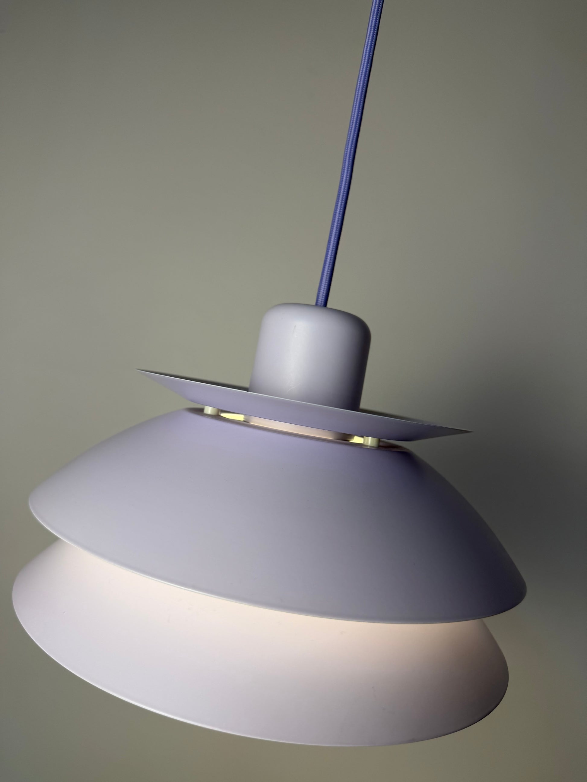 Lamellenlampe Typ 776 flieder von Horn