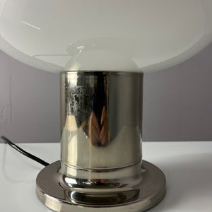 Mushroom Tischlampe Opalglas Chrom von Doria