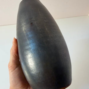 Vase anthrazit mit Eisenglasur