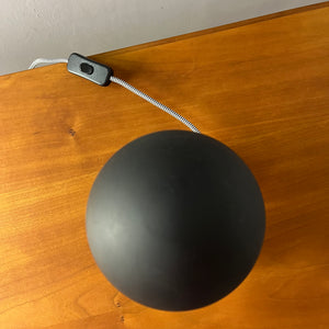 Tischlampe in Acrylkubus