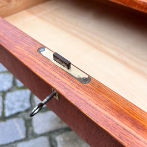 Kommode Teak mit Schloss aus Dänemark